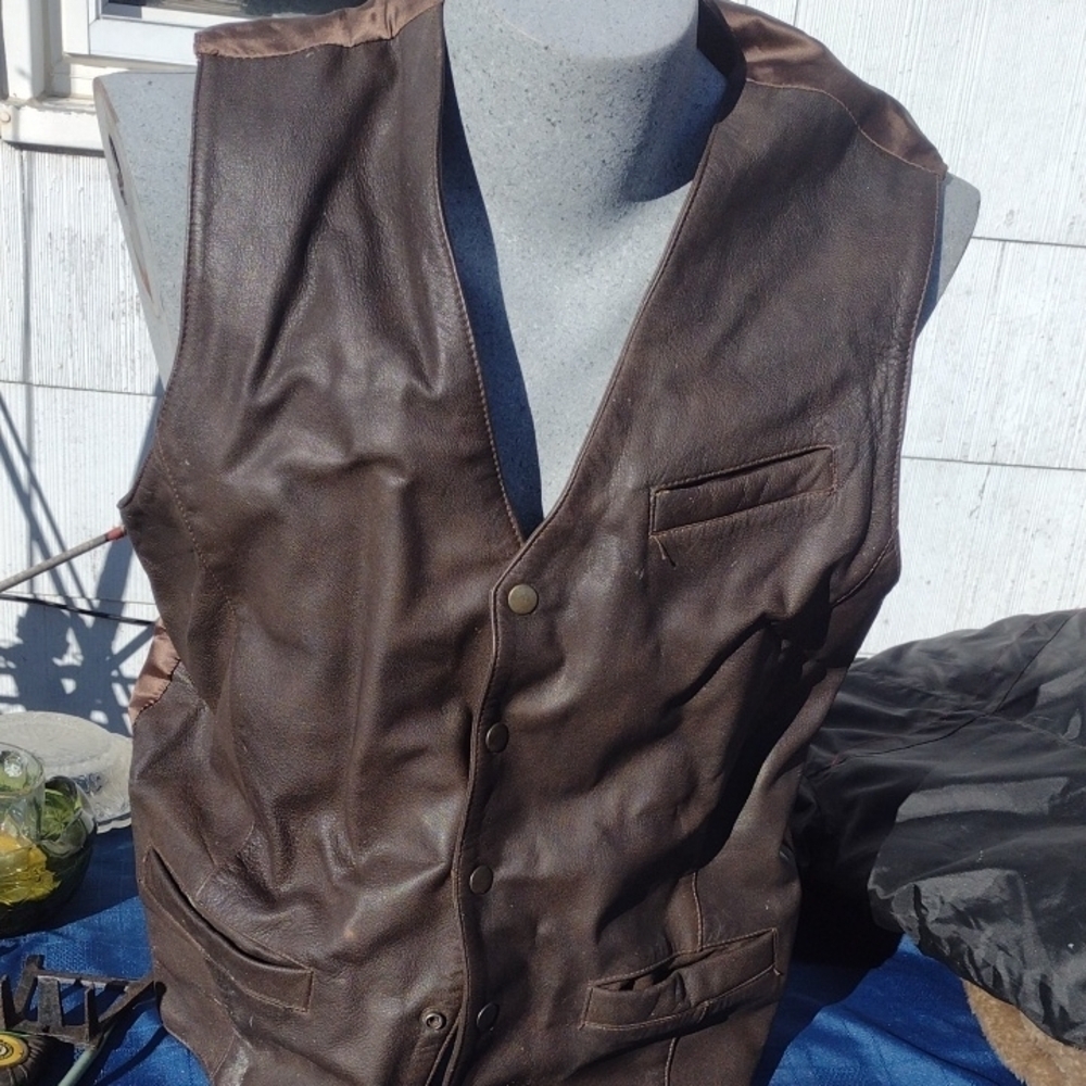 Men's Brown Leather Vest medium size